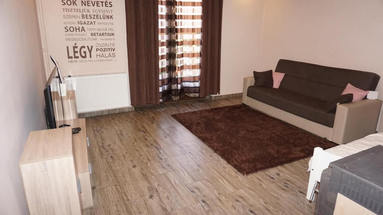Edes Otthon Apartman Gyula Eksteriør billede